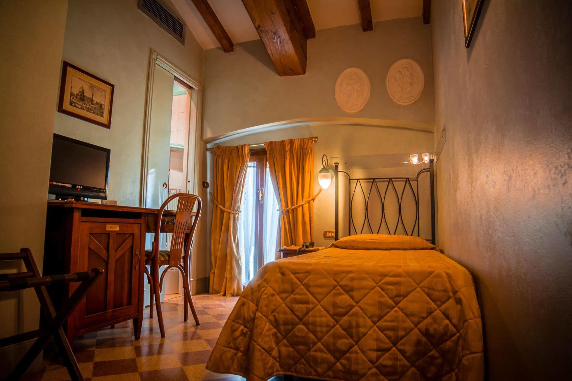 Hotel Della Robbia Florencie Exteriér fotografie